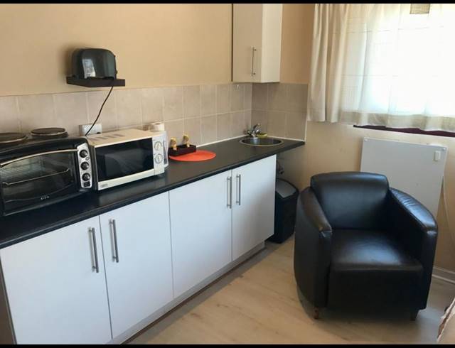 BUSINESS PROPERTY TO RENT IN EDENVALE